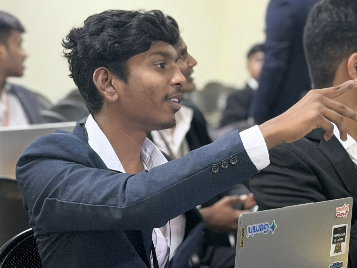 Boobesh AG presenting